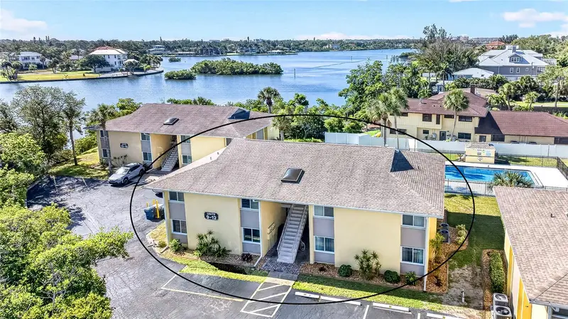101 Louella Ln #11, FL
