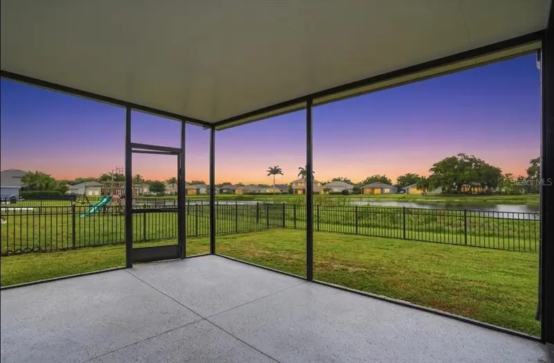 9724 50th Street Cir E, FL