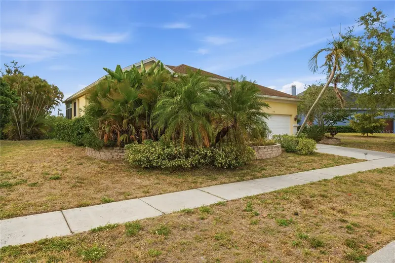 718 Bunker View Dr, FL