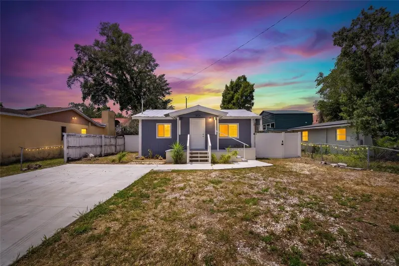 8738 N Tangerine Pl, FL