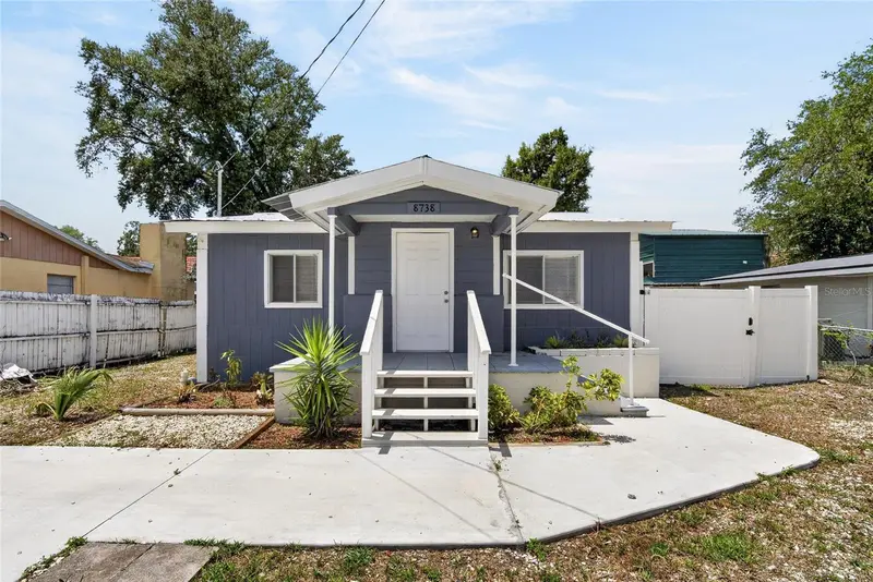 8738 N Tangerine Pl, FL