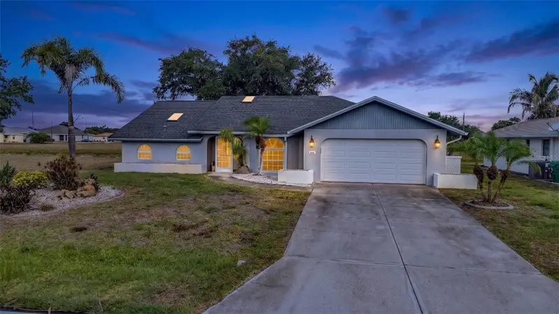 303 Rotonda Cir, FL