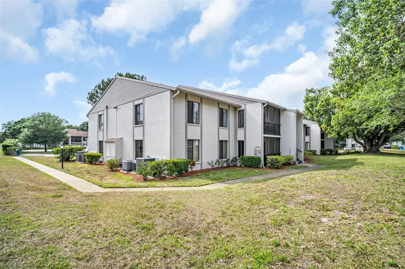 2642 Pine Ridge Way S #G2, FL