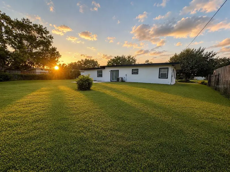 1616 Baltimore Dr, FL