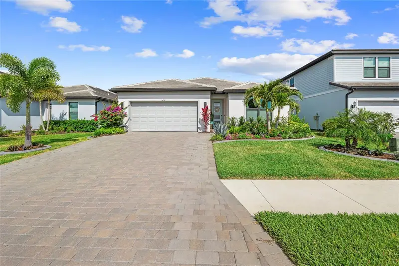 5437 Silverside Pine Ct, FL
