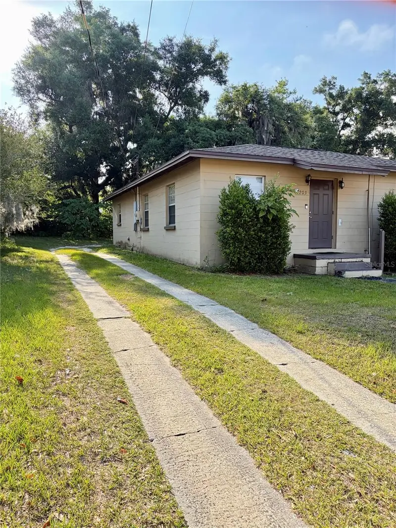 1203 N Brunnell Pkwy, FL