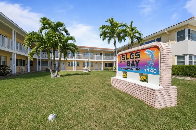7740 Boca Ciega Dr #110, FL