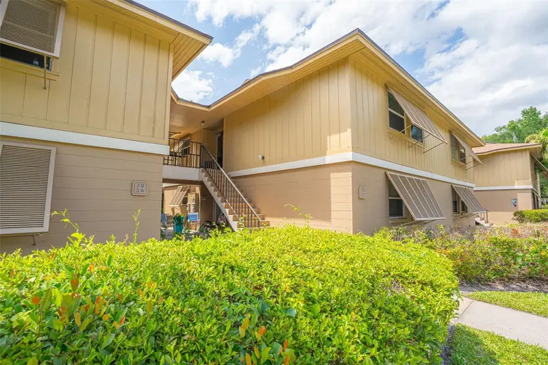 130 Jasmine Woods Ct #2c, FL
