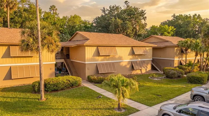 130 Jasmine Woods Ct #2c, FL