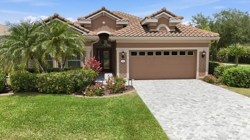 3593 Whispering Oaks Dr, FL