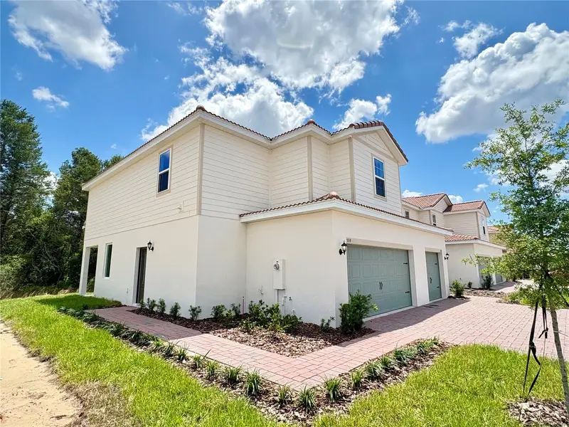 559 Bay Leaf Dr, FL