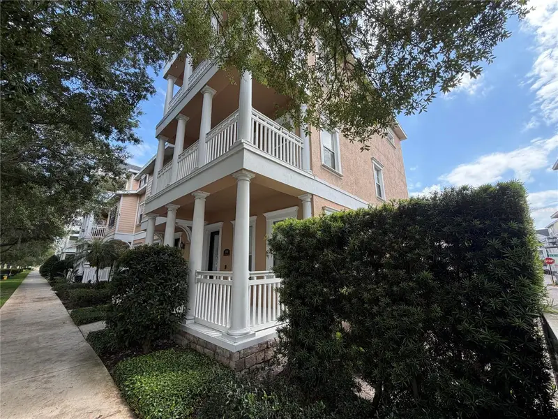 444 Blue Bayou Ln, FL