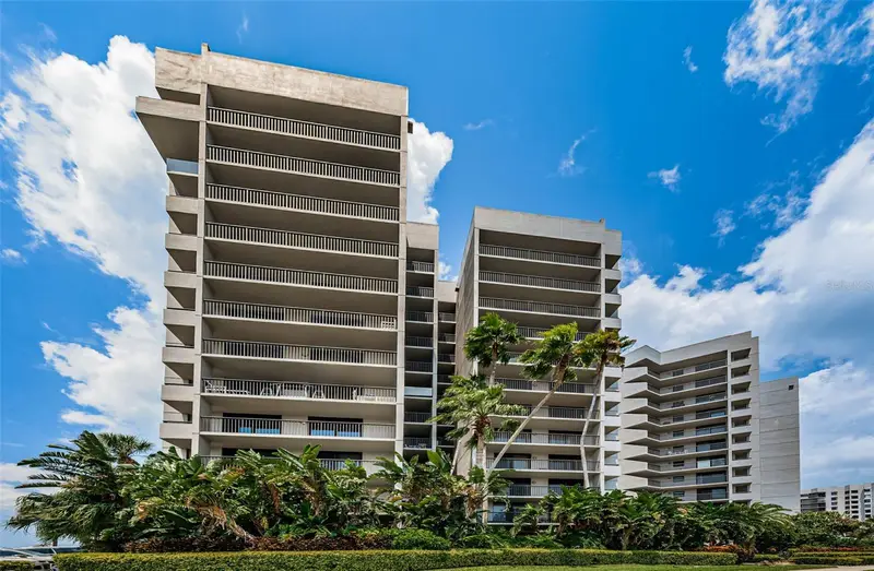 1660 Gulf Blvd #208, FL