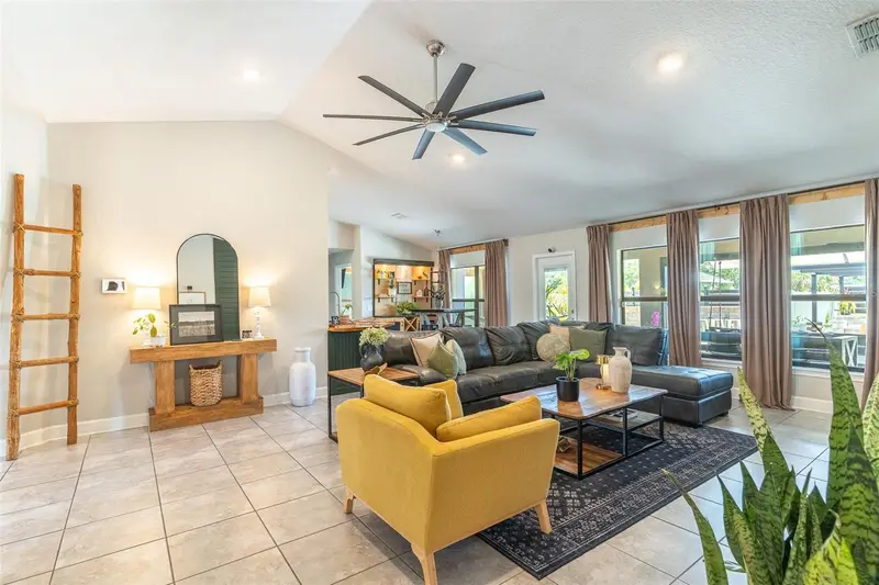 132 Heritage Park Ln, FL