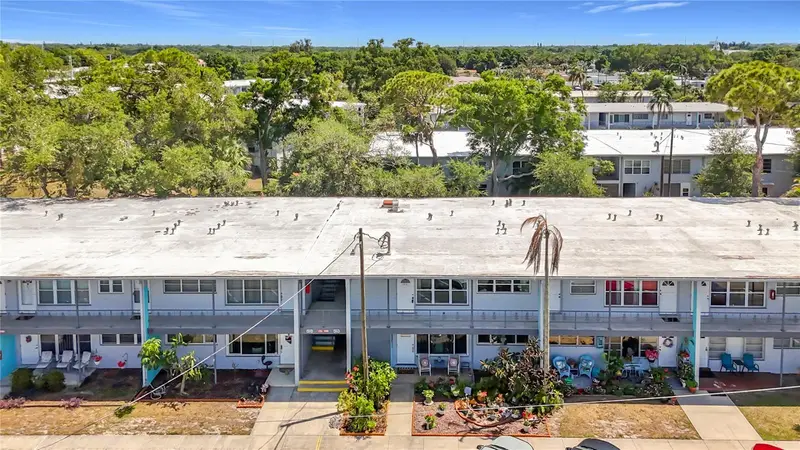 5860 43rd Ter N #1513, FL