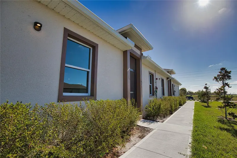 289 Boundary Blvd #202, FL