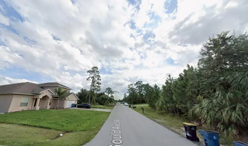 1756 Gould Ave Sw, FL