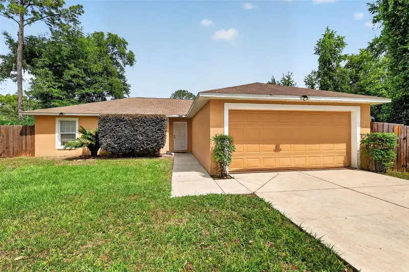 5 Hemlock Radial Ln, FL