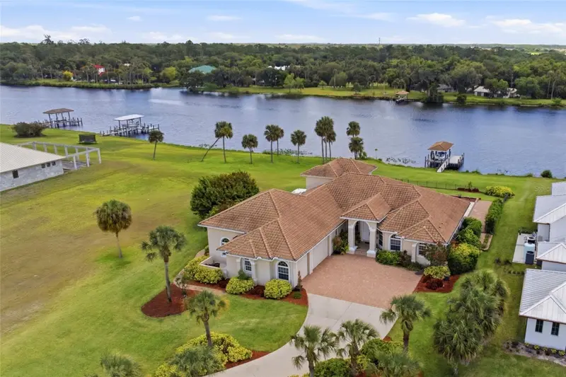 2504 Caloosa Shores Dr, FL