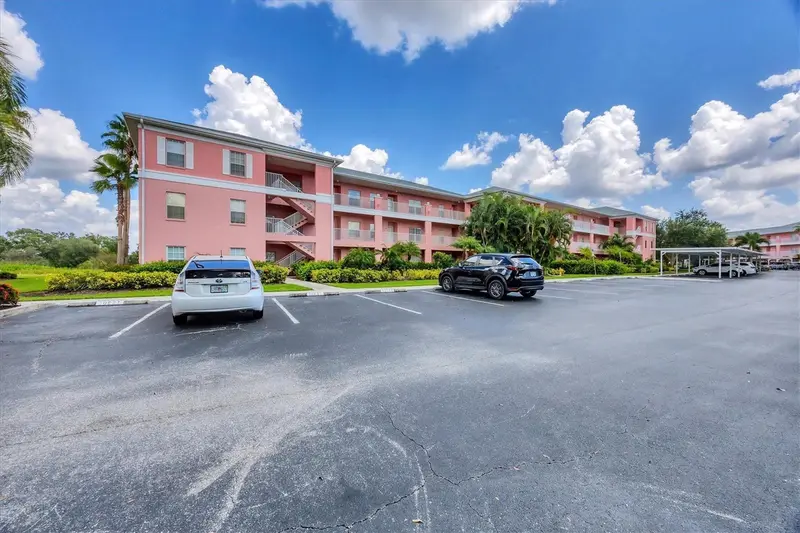 2040 Willow Hammock Cir #301, FL
