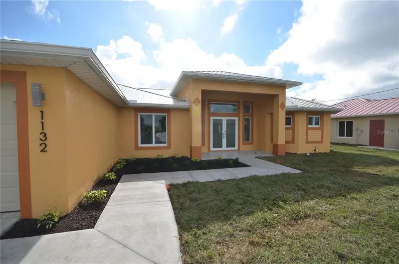 1132 Edelweiss St E, FL