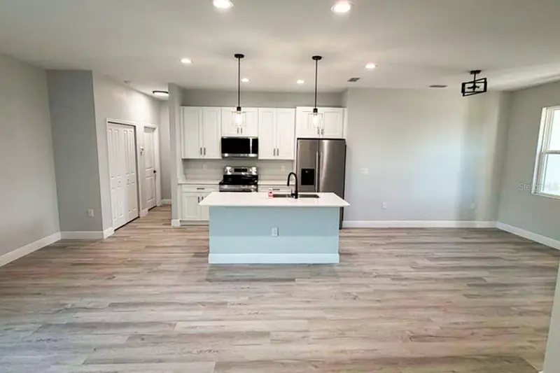 610 Alafia Pl, FL