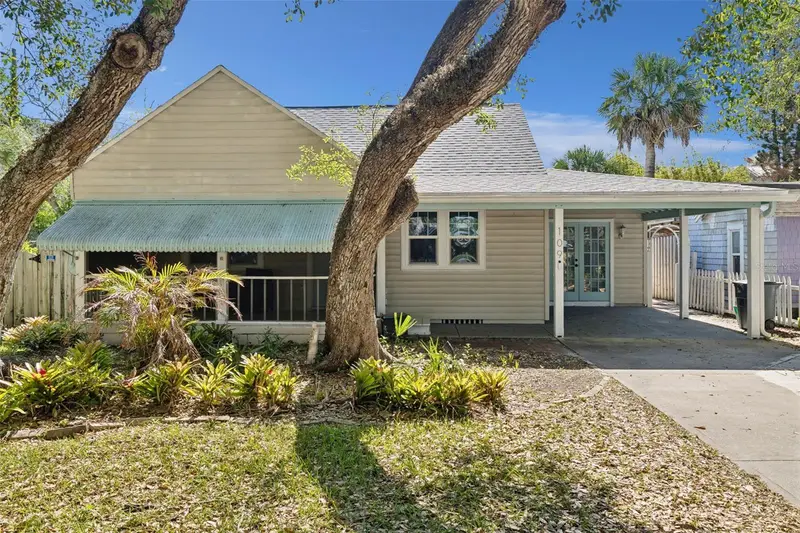 109 N Peninsula Ave, FL