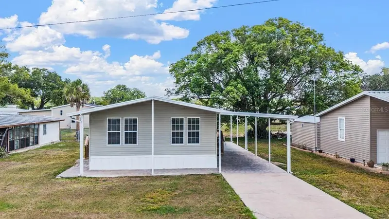 36747 Lakewood Dr, FL