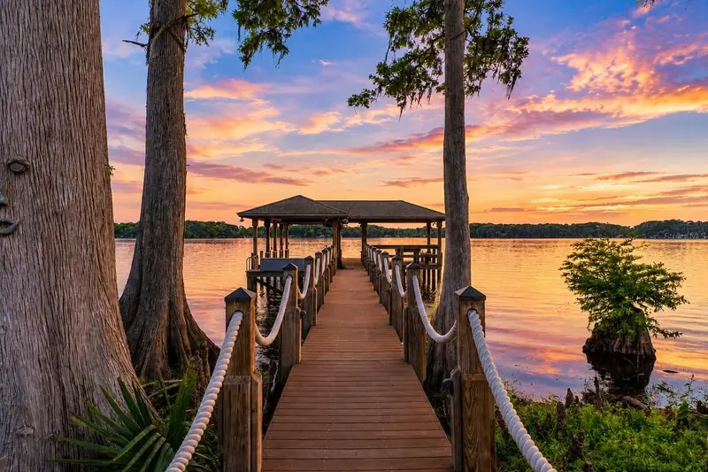 746 Lake Mills Rd, FL
