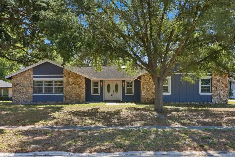 805 Leopard Trl, FL