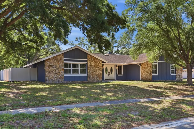 805 Leopard Trl, FL