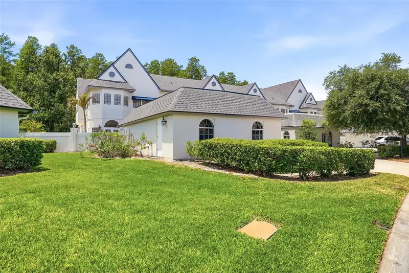 18740 Wimbledon Cir, FL
