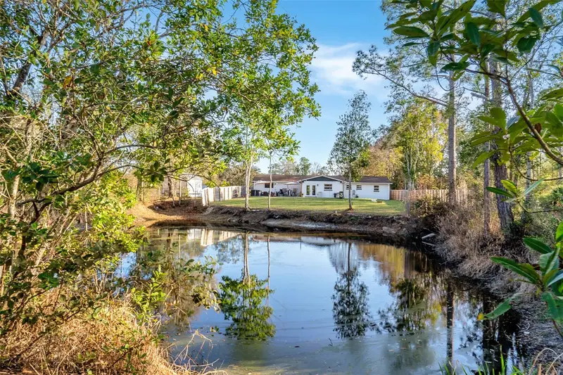 27035 State Road 44, FL
