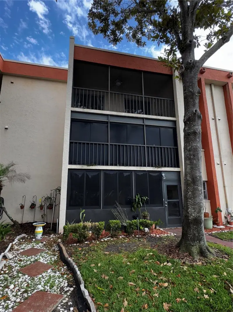 1130 N Lake Parker Ave #E332, FL