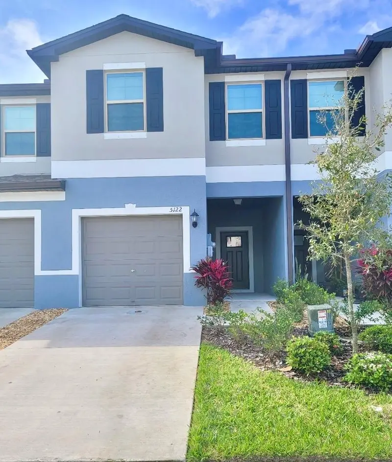5122 Forum Blvd, FL