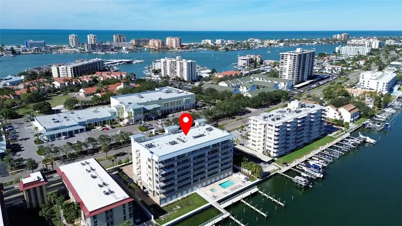 125 Island Way #403, FL