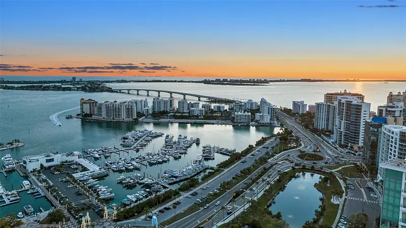 33 S Palm Ave #701, FL