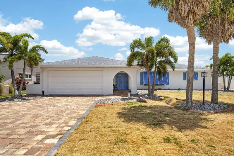 6305 Cottonwood Ln, FL