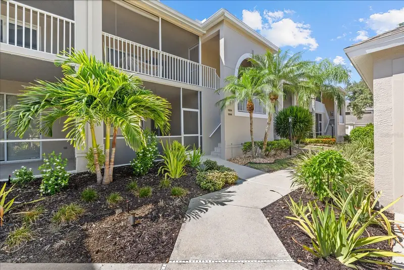 9550 High Gate Dr #1525, FL