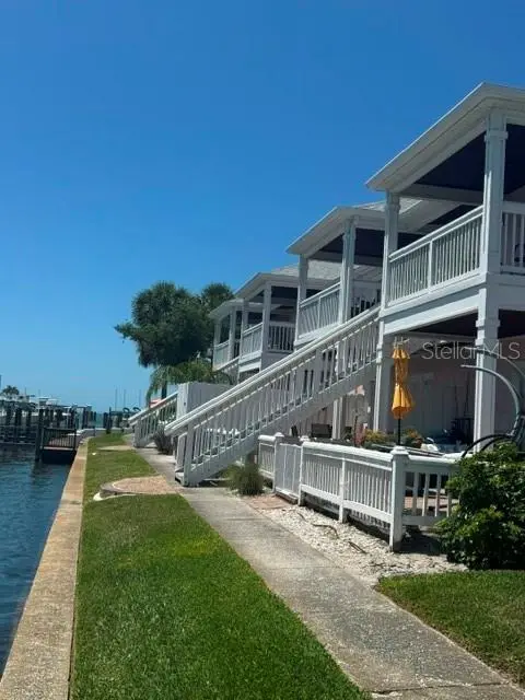 5156 Beach Dr Se #C, FL