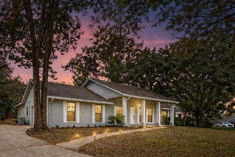 216 Thistlewood Cir, FL