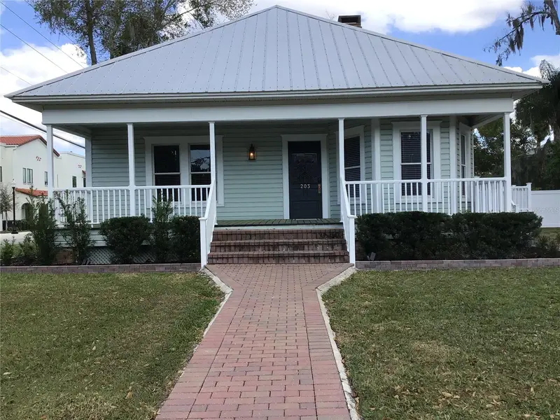 203 S Main St, FL