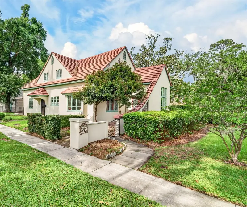 1216 Golden Ln, FL