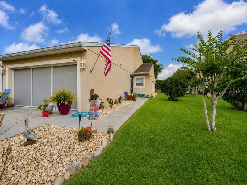 2213 Hawks Cove Circle, FL