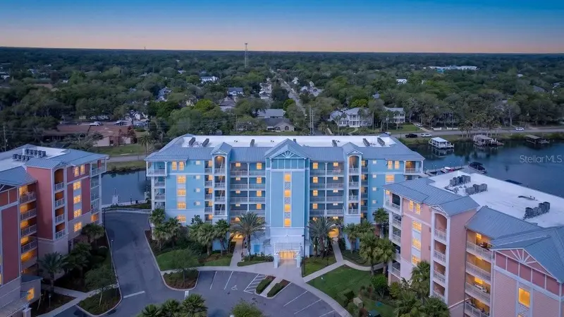 3 Riverwalk Dr #202, FL