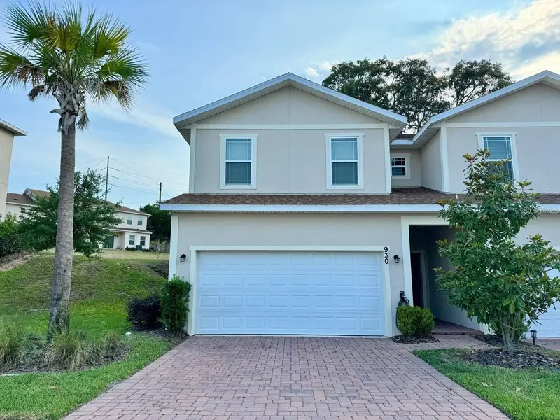 930 Lakefront Village Dr, FL
