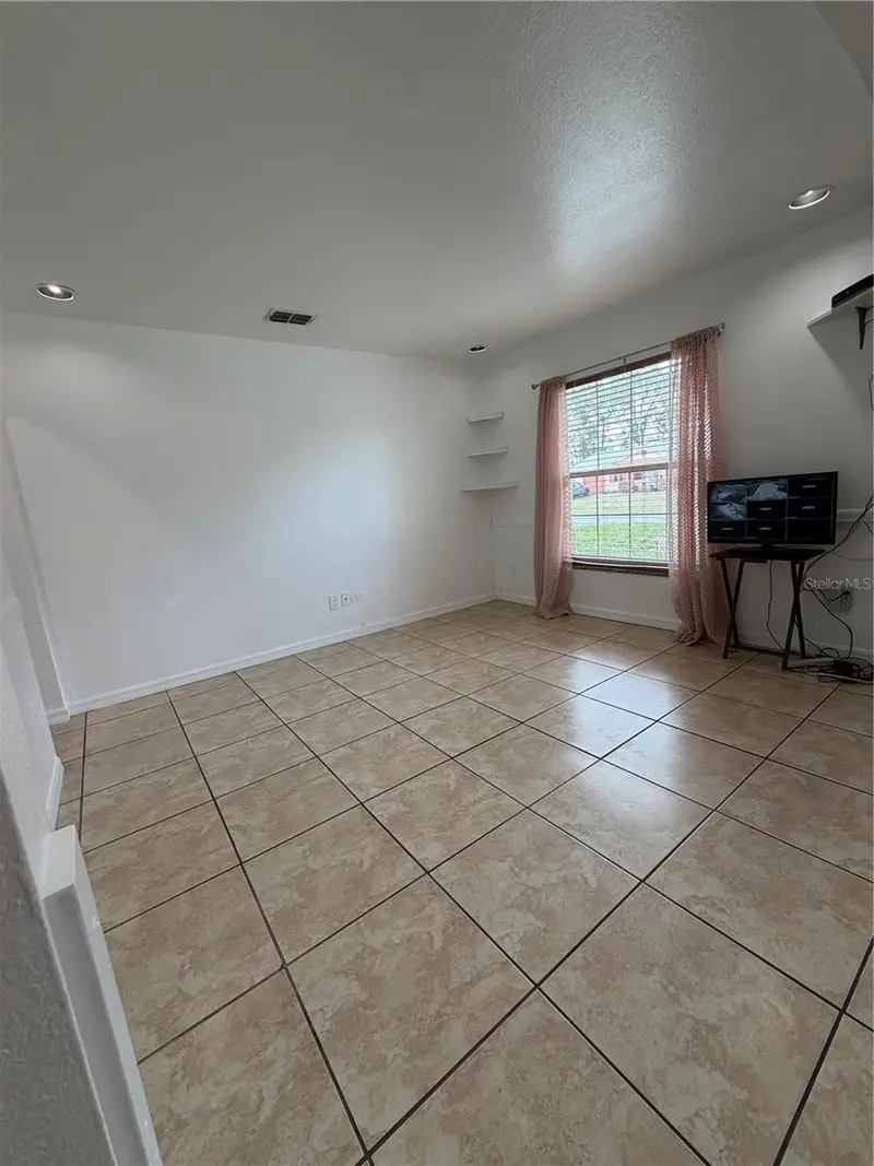 101 Gardenia Rd, FL
