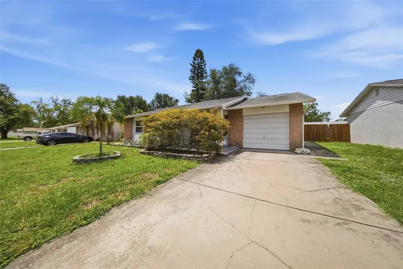 7976 Shadow Run Dr, FL