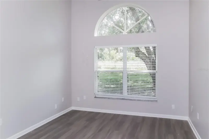 2544 Meadow Oaks Loop, FL