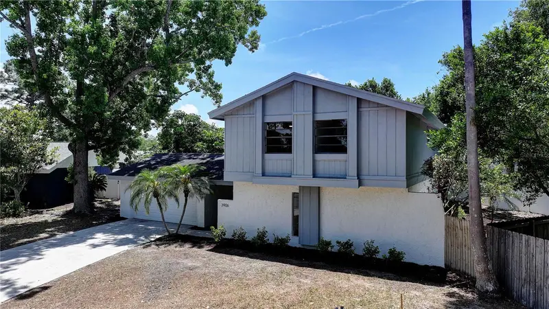 3906 Blooming Hill Ln, FL